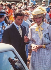 Charles & Diana get a warm welcome from the people of Summerside, PEI.